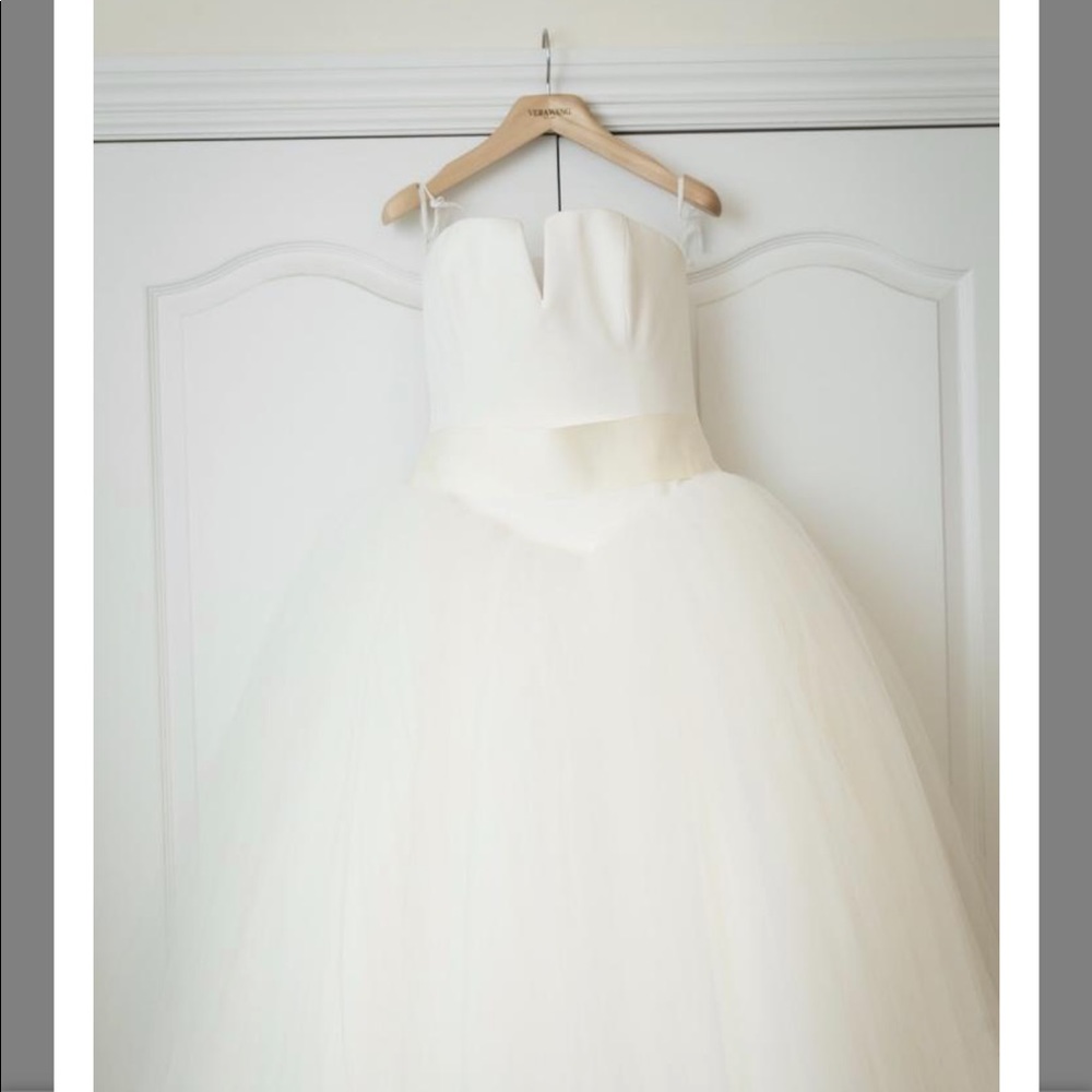 VERA WANG WEDDING DRESS FROM NYC BRIDAL SUITE